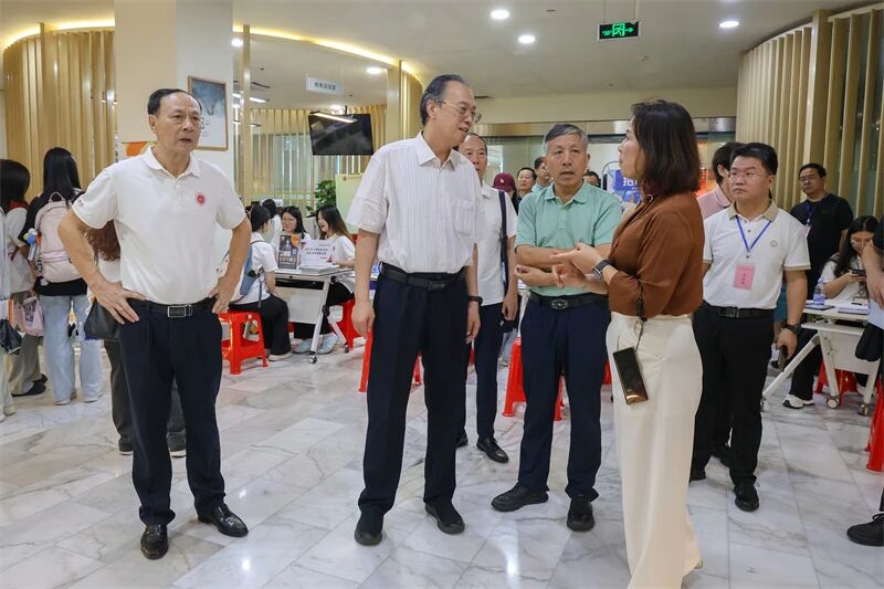 9df702e4869fbb420a6143b5d5c2c3aa